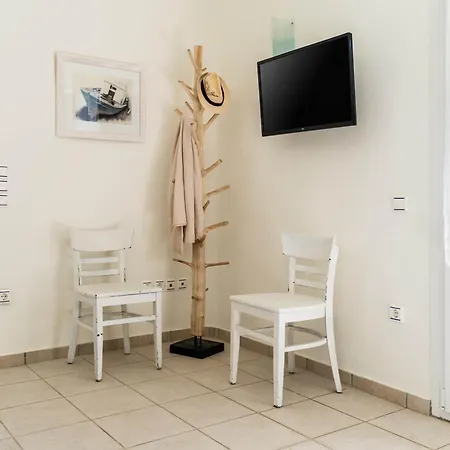 Makani Suites *